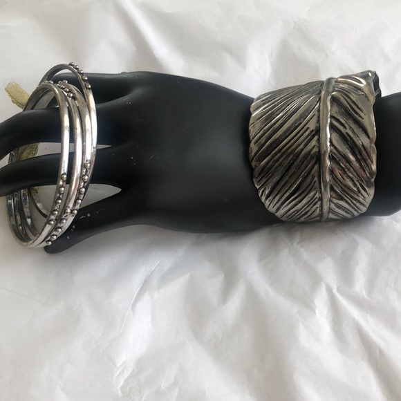 3/$15 Silver Bracelet bangles chunky feather cuff - Picture 1 of 7